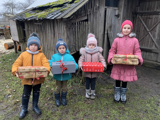 hembesök med utdelning av mat kläder och leksaker