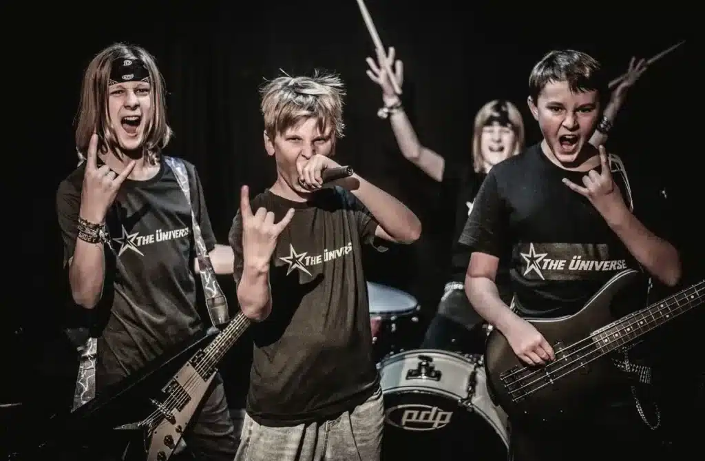 universe från knislinge uppträder i osby på valborg